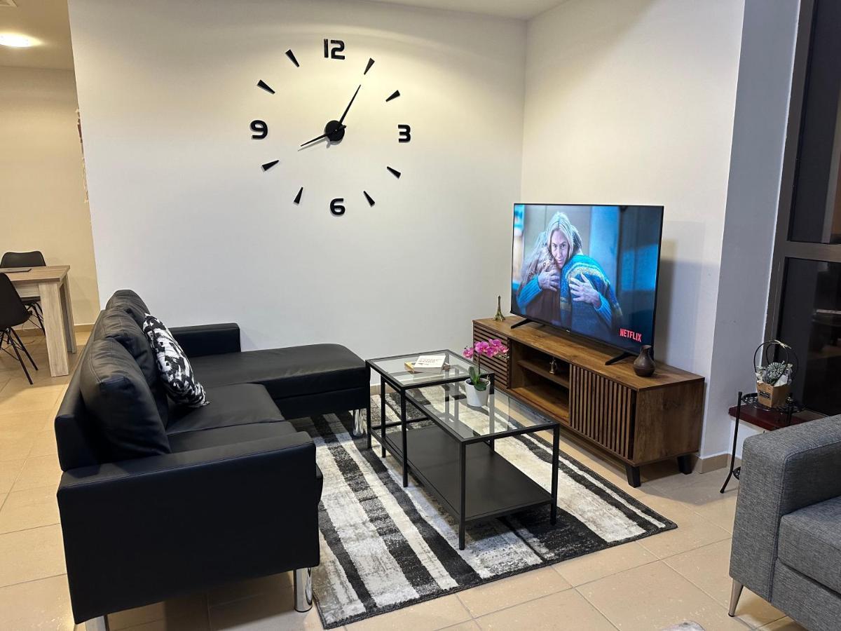 Moonlight Hostel Jbr - 2Min Walk To Jbr Beach - Gym - 2Min Metro Station - Poll Dubaj Zewnętrze zdjęcie