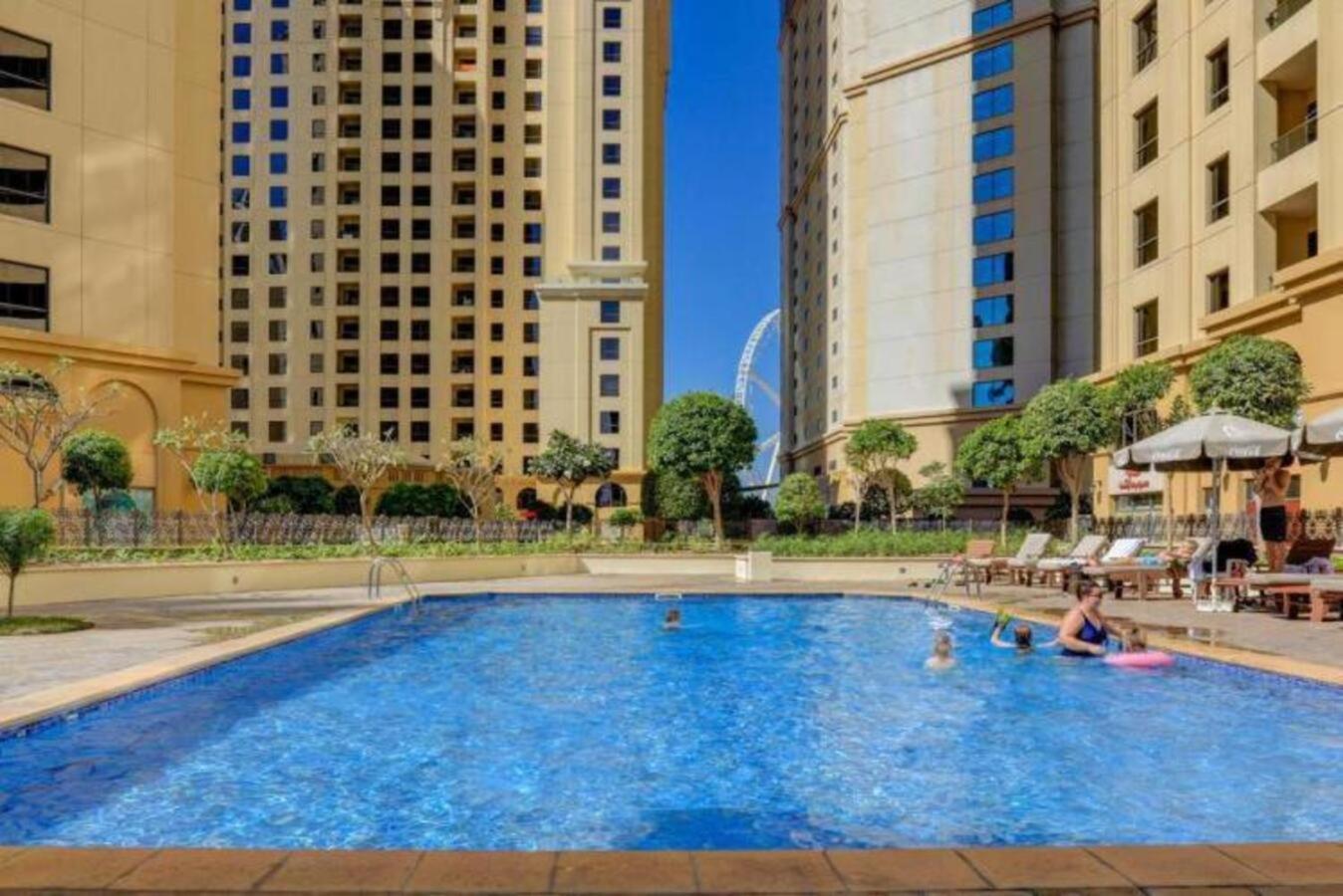 Moonlight Hostel Jbr - 2Min Walk To Jbr Beach - Gym - 2Min Metro Station - Poll Dubaj Zewnętrze zdjęcie