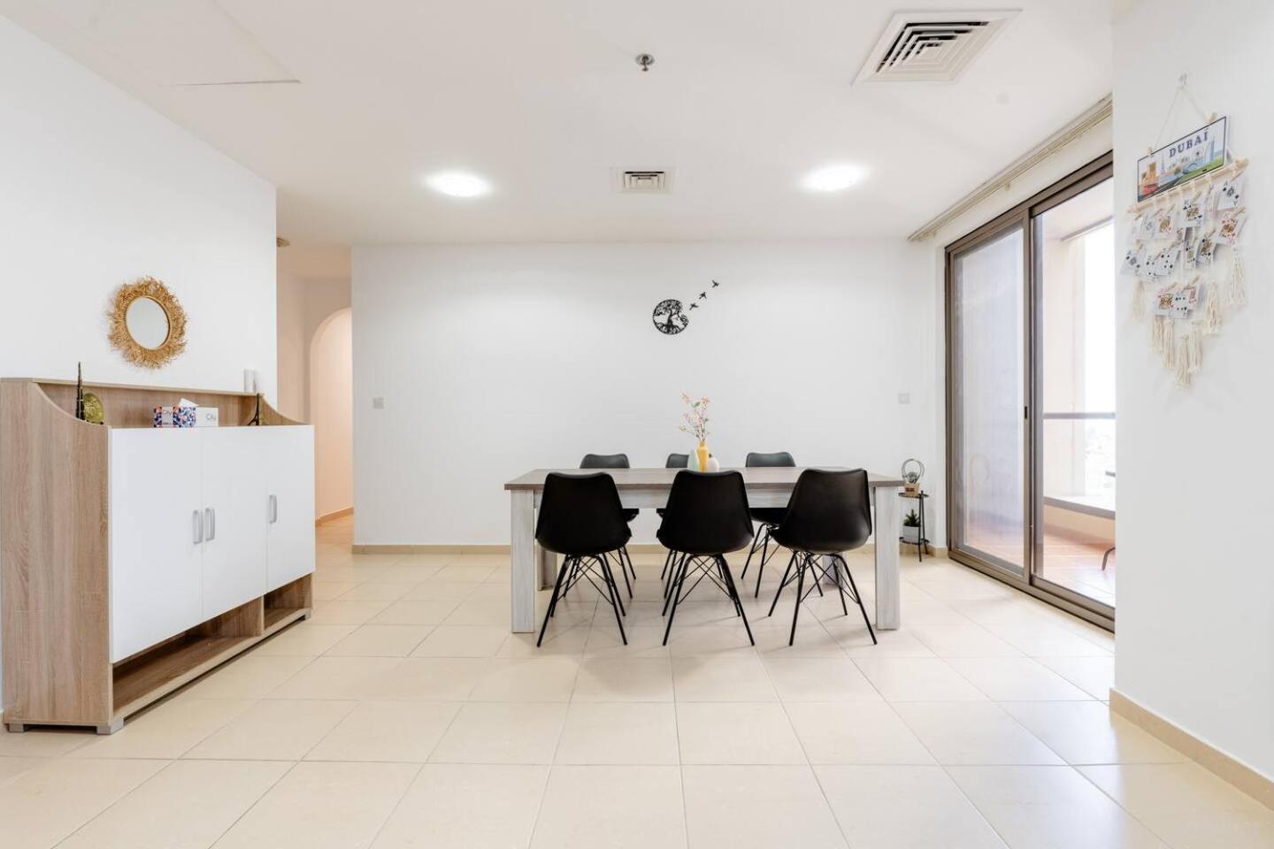 Moonlight Hostel Jbr - 2Min Walk To Jbr Beach - Gym - 2Min Metro Station - Poll Dubaj Zewnętrze zdjęcie