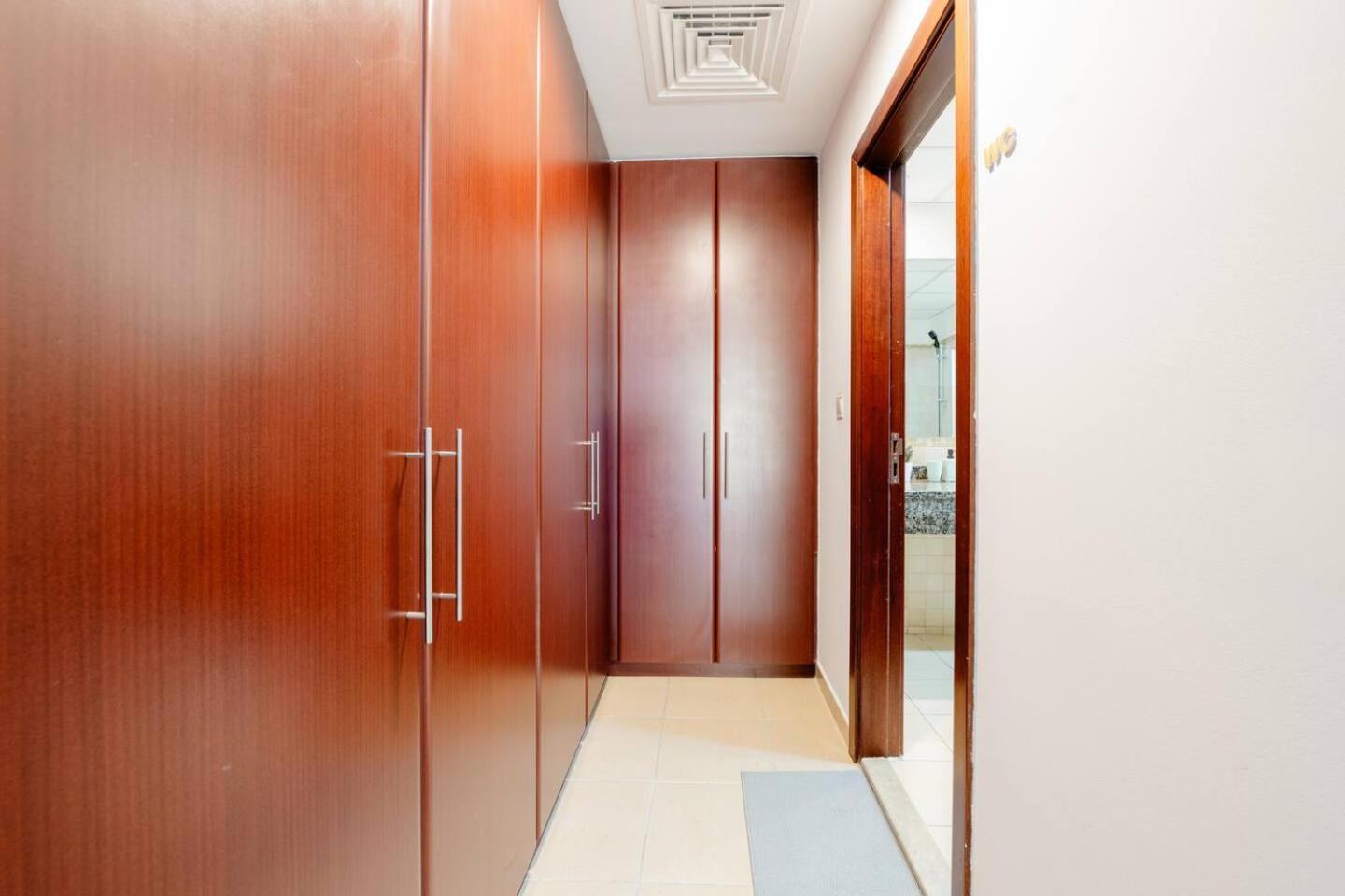 Moonlight Hostel Jbr - 2Min Walk To Jbr Beach - Gym - 2Min Metro Station - Poll Dubaj Zewnętrze zdjęcie