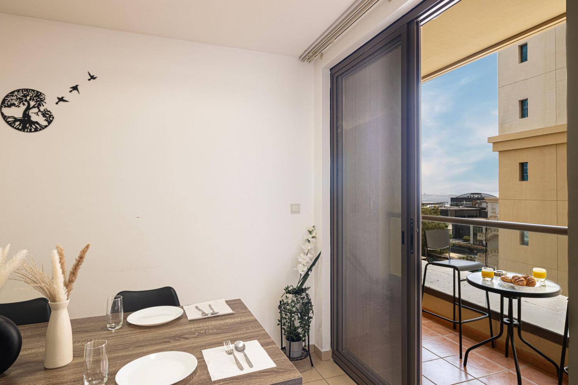 Moonlight Hostel Jbr - 2Min Walk To Jbr Beach - Gym - 2Min Metro Station - Poll Dubaj Zewnętrze zdjęcie