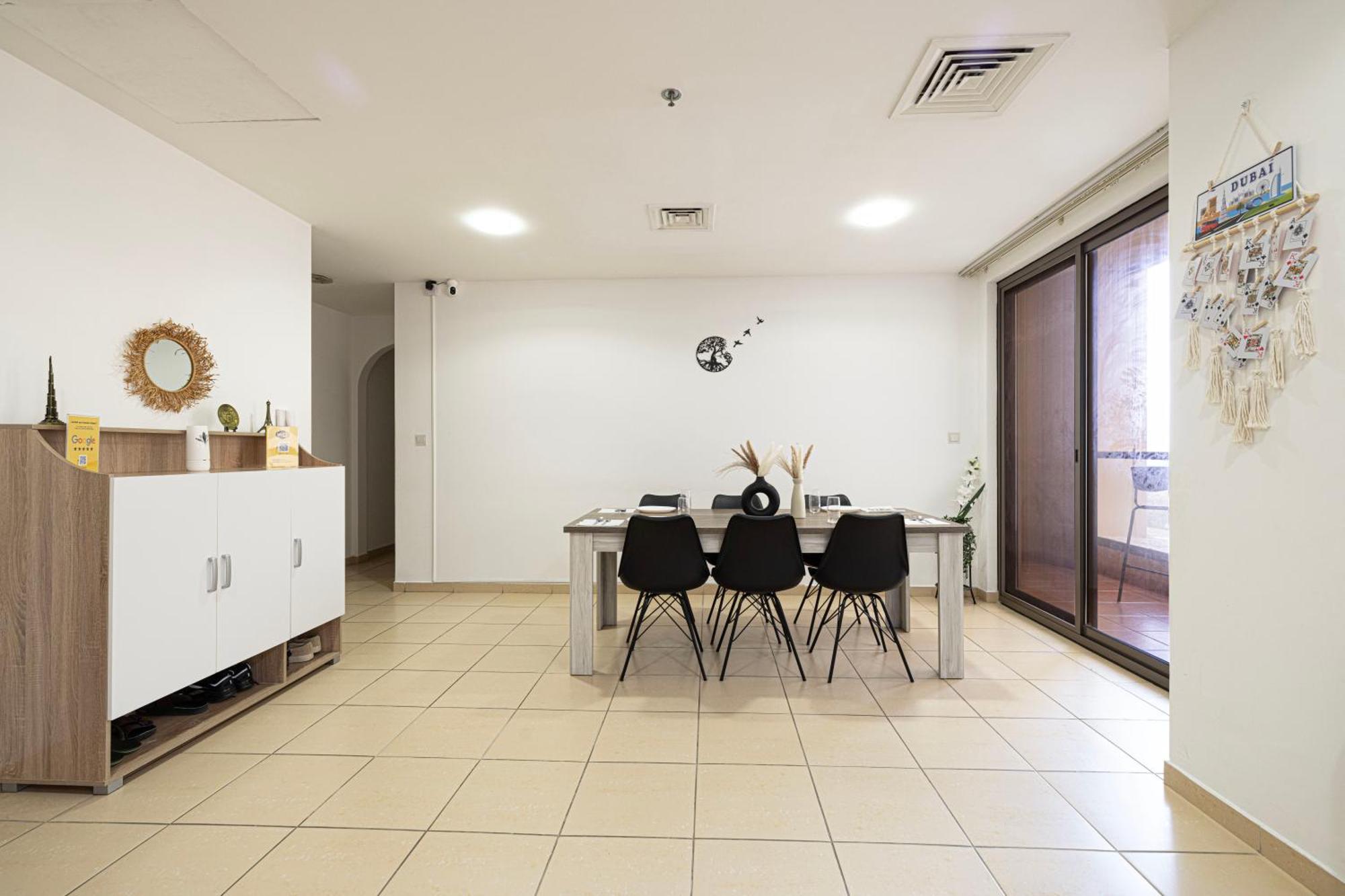 Moonlight Hostel Jbr - 2Min Walk To Jbr Beach - Gym - 2Min Metro Station - Poll Dubaj Zewnętrze zdjęcie